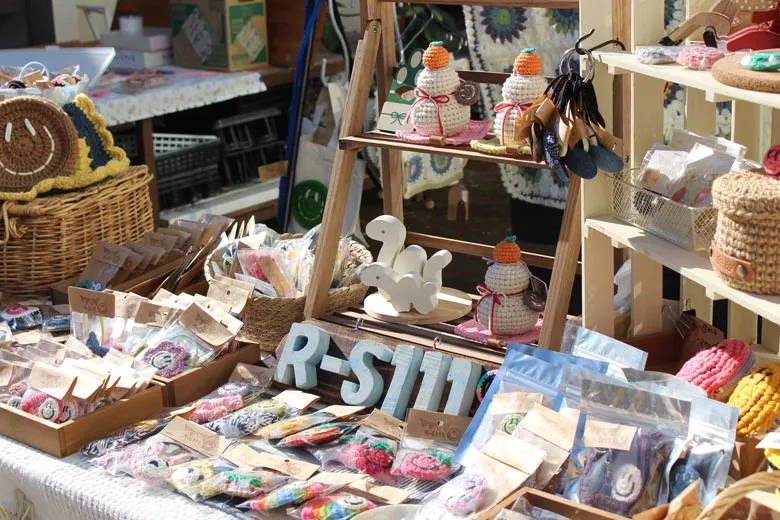 花ノマルシェ手作り雑貨販売 ハンドメイドアクセサリー小物 作家による出店