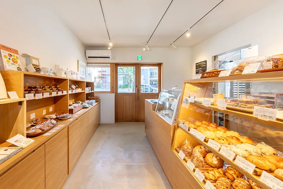 シンプルな材料で、季節の焼菓子ギフトやジャムを作っている人気の焼菓子店。